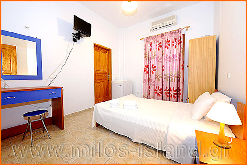 Iremia Rooms Adamantas  ภายนอก รูปภาพ