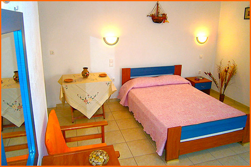 Iremia Rooms Adamantas  ภายนอก รูปภาพ