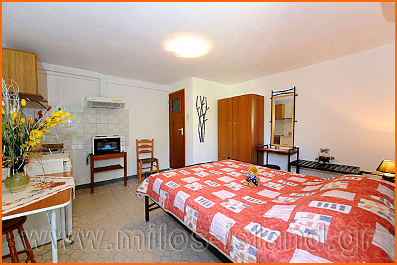 Iremia Rooms Adamantas  ภายนอก รูปภาพ